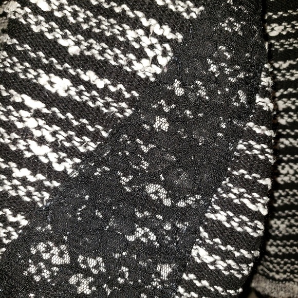 Maurices Sweater with lace size 3 - Picture 3 of 4